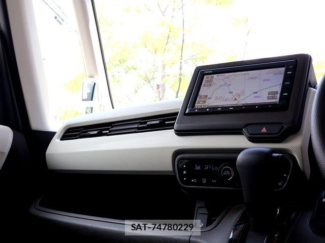 Honda N BOX 2022-04 7962794-17