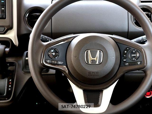 Honda N BOX 2022-04 7962794-23