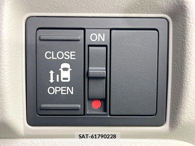 Honda N BOX 2024-08 7980160-5