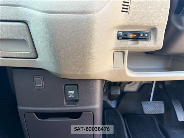 Honda N BOX 2019-05 7980187-26