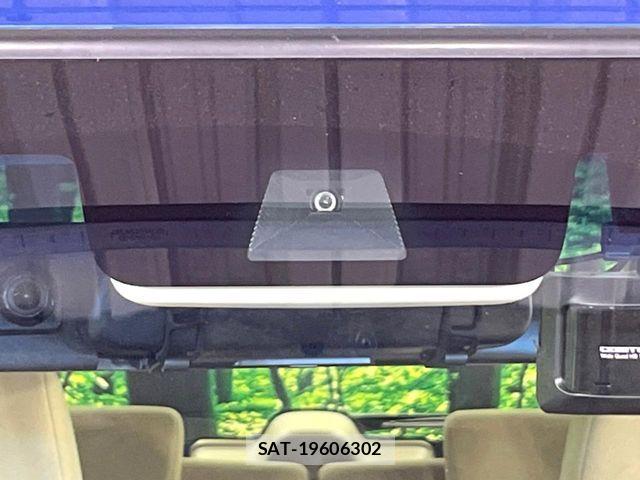 Honda N BOX 2019-08 7980188-1