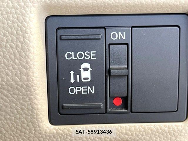 Honda N BOX 2018-11 7980179-4
