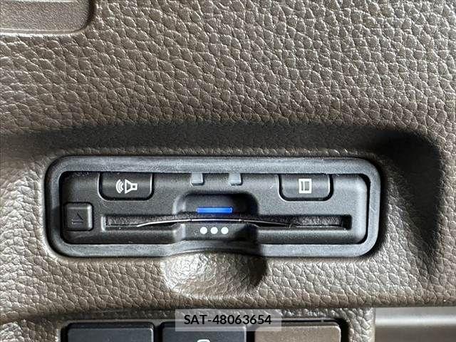 Honda N BOX 2021-08 7980173-25