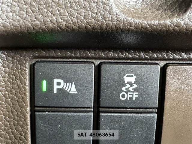 Honda N BOX 2021-08 7980173-26