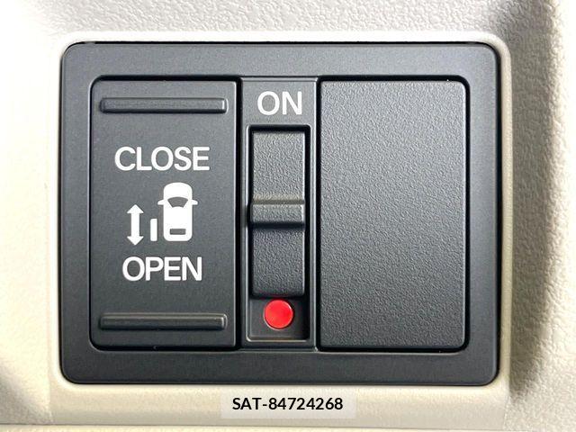 Honda N BOX 2026-06 7980137-4