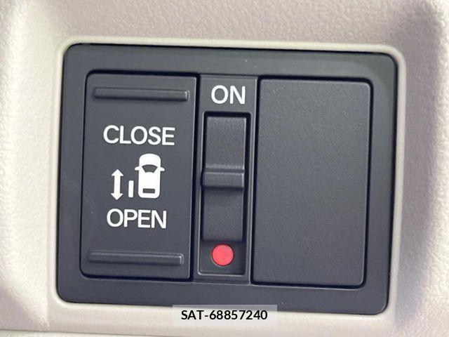 Honda N BOX 2026-05 8036997-3