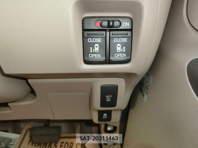 Honda N BOX 2017-05 8037049-11