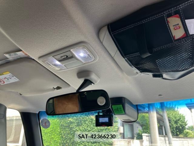 Honda N BOX 2017-04 8037058-21
