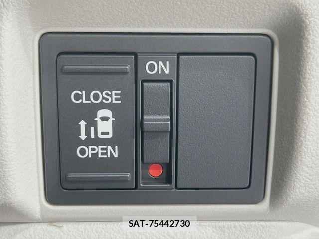 Honda N BOX 2026-06 8036986-4