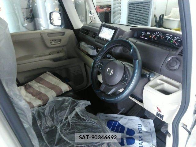 Honda N BOX 2019-08 8037028-1
