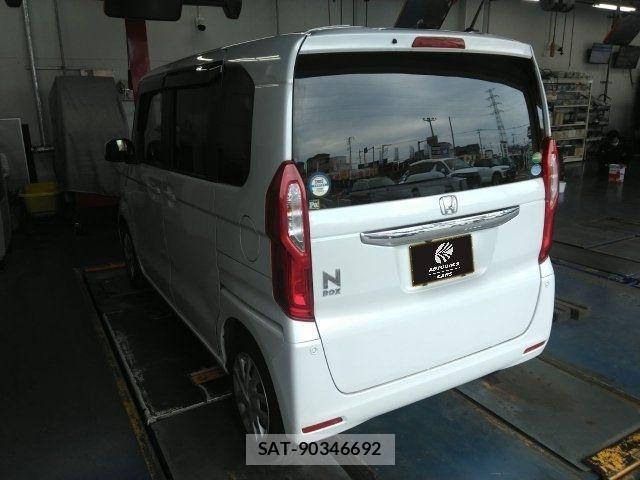 Honda N BOX 2019-08 8037028-2