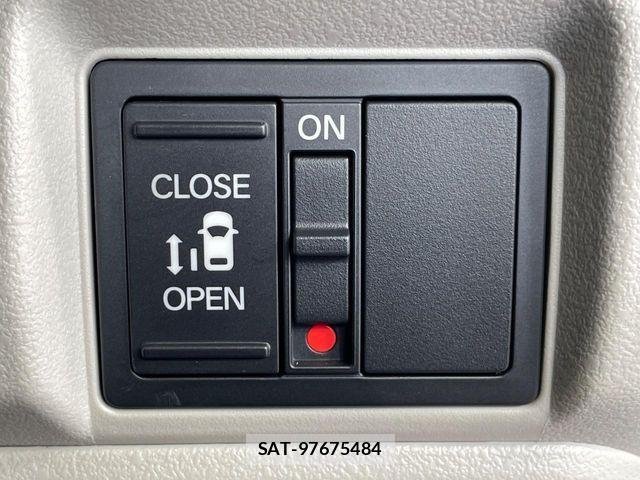 Honda N BOX 2024-01 8074766-5