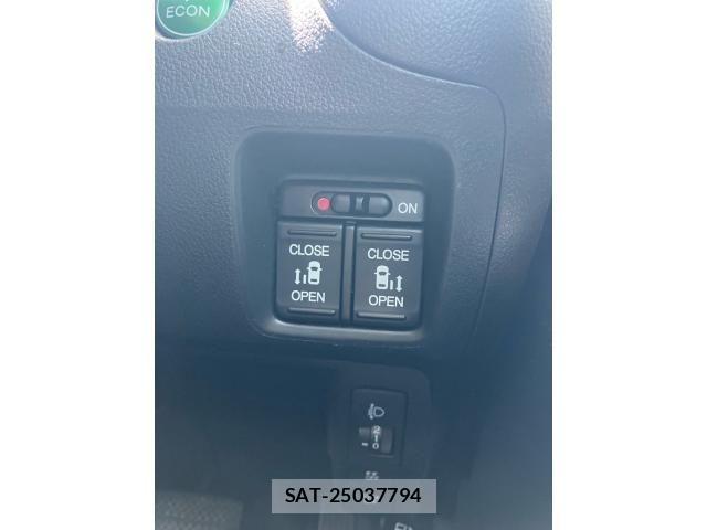 Honda N BOX 2015-11 8074835-18