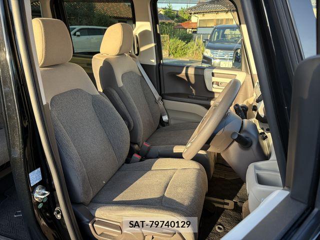 Honda N BOX 2017-11 8074820-15