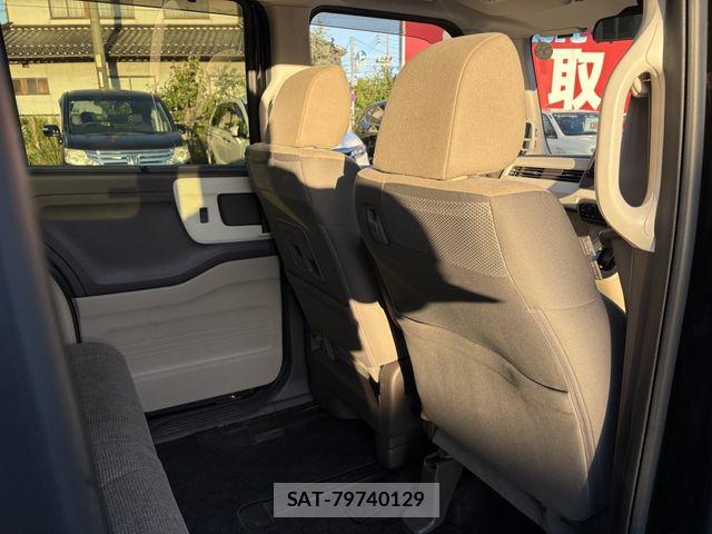 Honda N BOX 2017-11 8074820-16