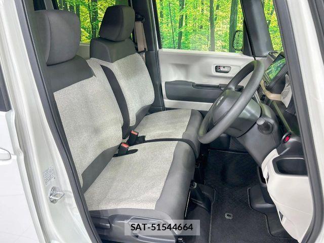 Honda N BOX 2024-01 8074776-7