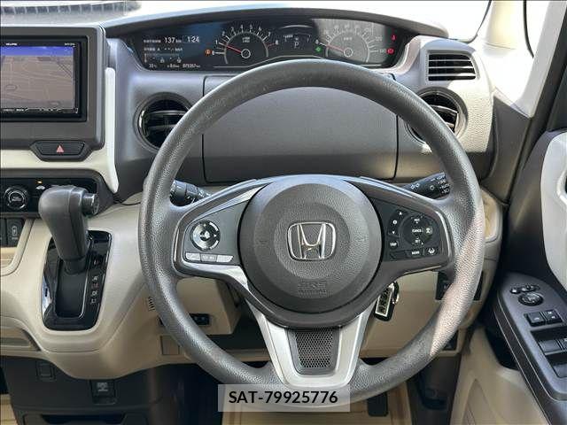 Honda N BOX 2019-08 8074819-1