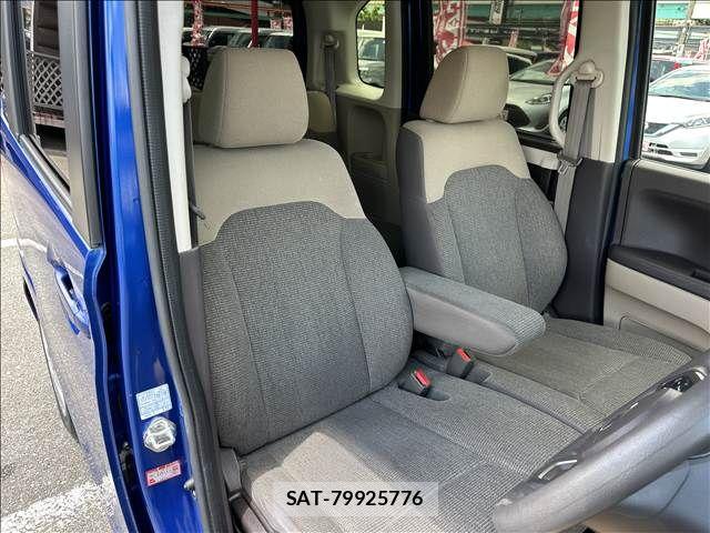 Honda N BOX 2019-08 8074819-3