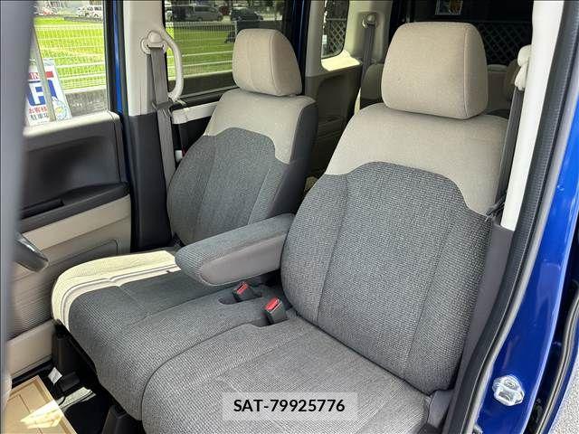 Honda N BOX 2019-08 8074819-4