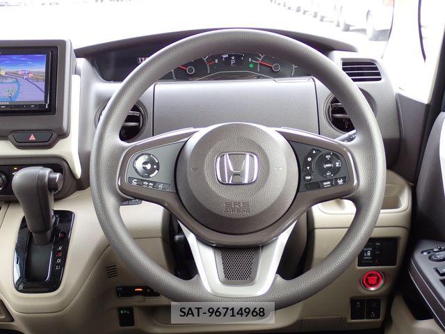 Honda N BOX 2019-03 8074809-4