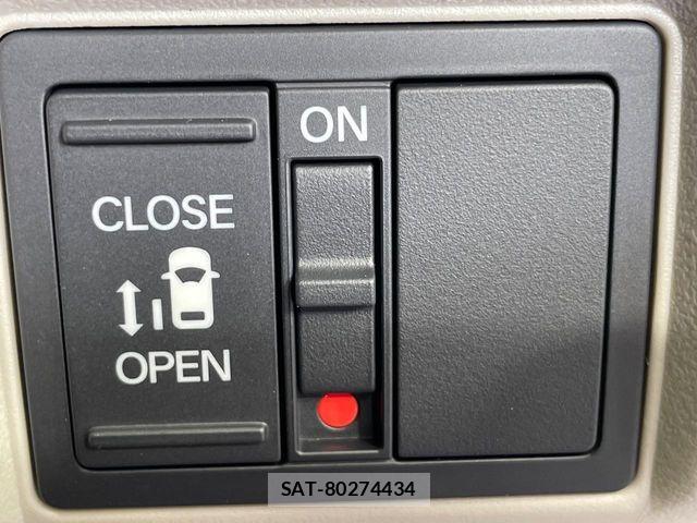 Honda N BOX 2026-05 8074783-4