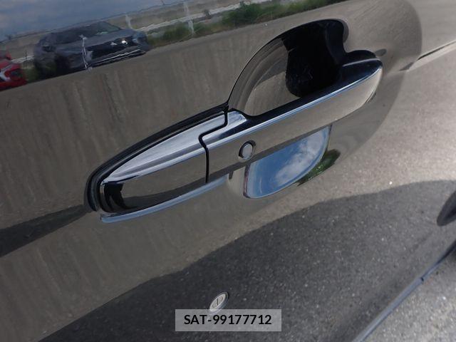 Honda N BOX 2022-11 8074760-11