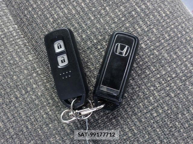 Honda N BOX 2022-11 8074760-27