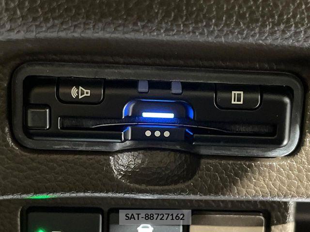 Honda N BOX 2023-06 8074790-6