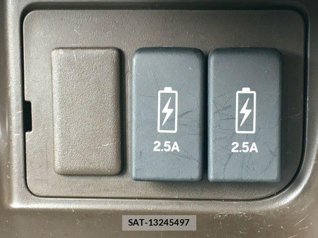 Honda N BOX 2022-06 8074818-25