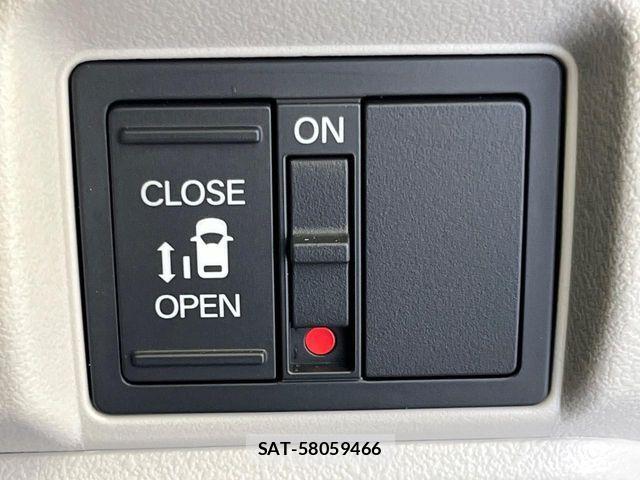Honda N BOX 2025-02 8074792-6