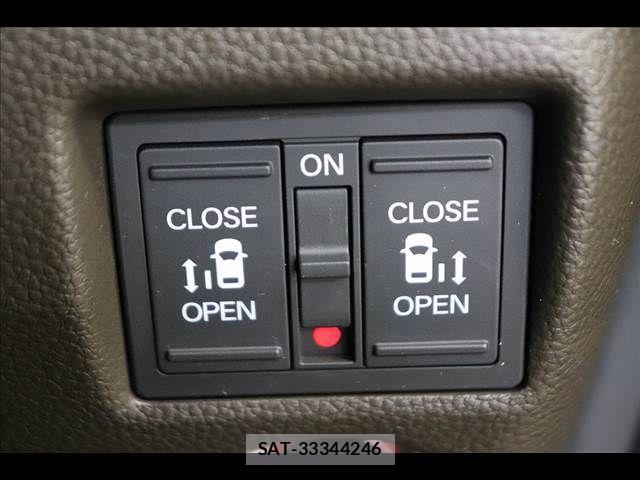 Honda N BOX 2023-03 8074804-2