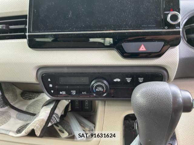 Honda N BOX 2019-03 8074840-12