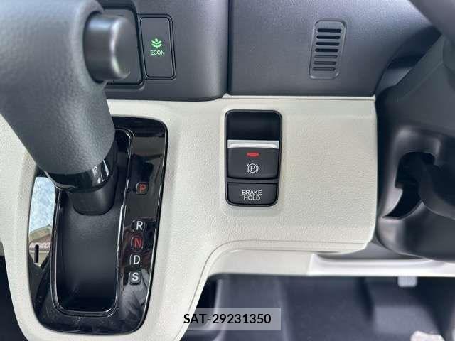 Honda N BOX 2026-05 8100633-16