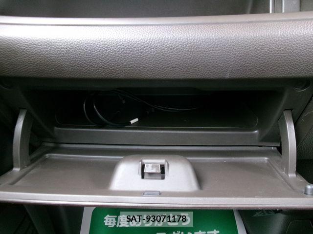 Honda N BOX 2022-07 8100671-21