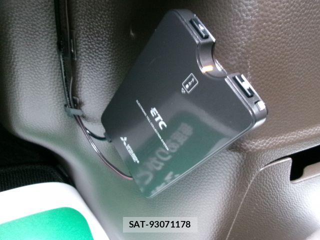 Honda N BOX 2022-07 8100671-23