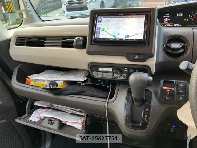 Honda N BOX 2022-02 8100663-14