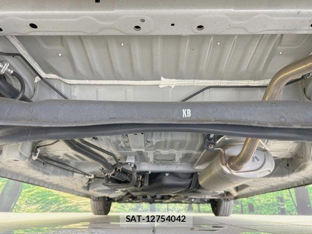 Honda N BOX 2022-03 8100653-18