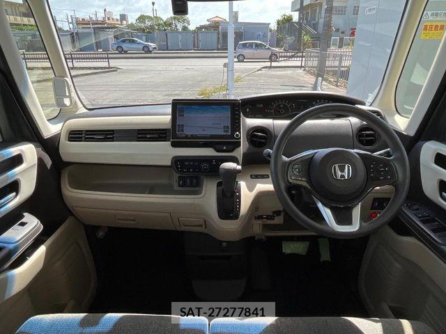 Honda N BOX 2018-02 8100659-1