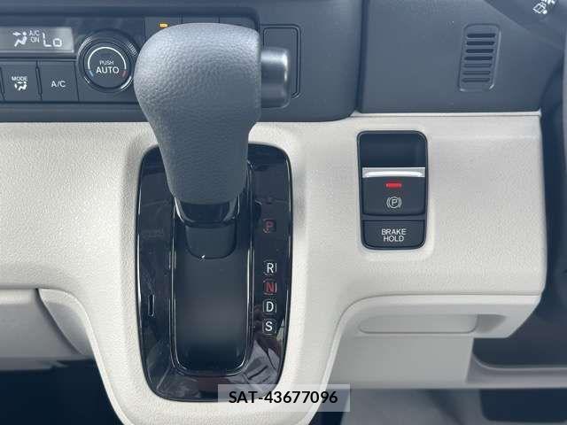 Honda N BOX 2026-05 8100635-14