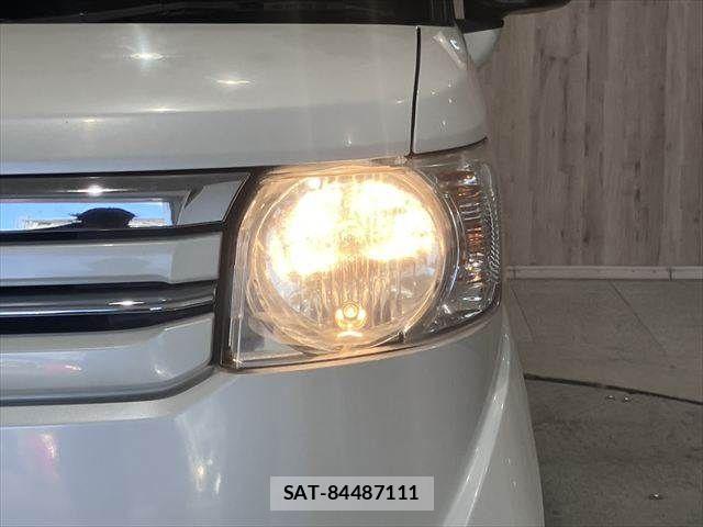 Honda N BOX 2017-03 8131469-15