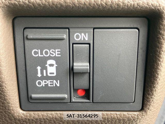 Honda N BOX 2023-07 8208946-8