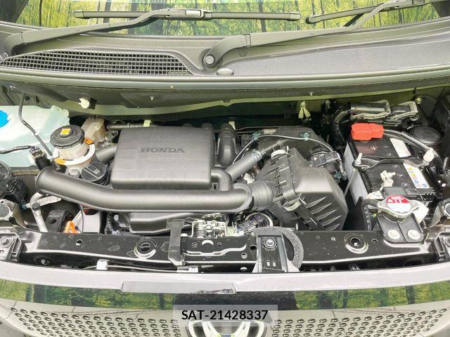 Honda N BOX 2026-02 8208912-17