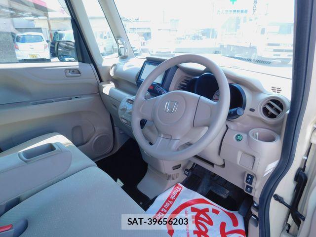 Honda N BOX 2013-01 8208999-9