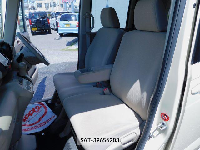 Honda N BOX 2013-01 8208999-12