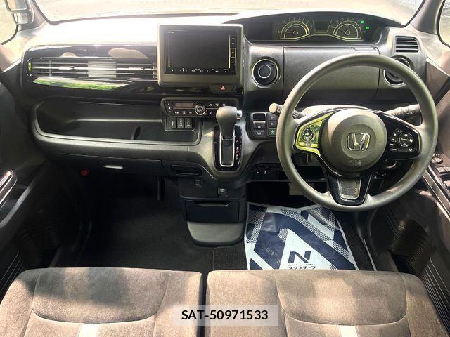 Honda N BOX 2022-02 8208918-1