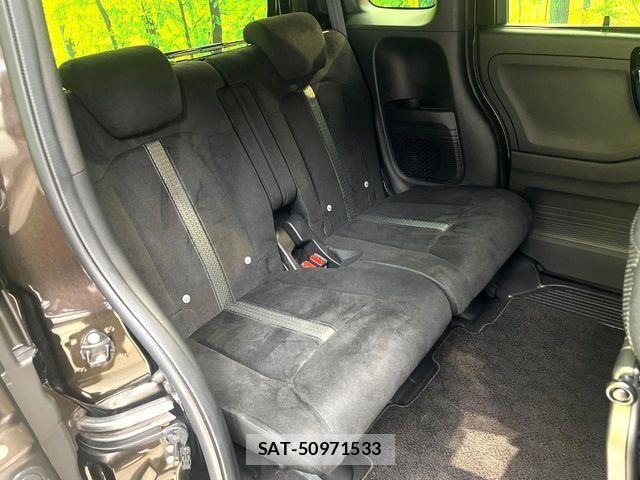 Honda N BOX 2022-02 8208918-8