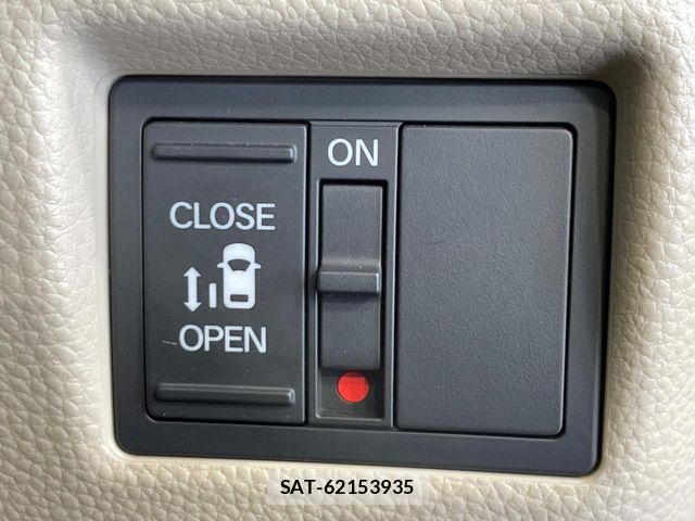 Honda N BOX 2019-11 8208953-4