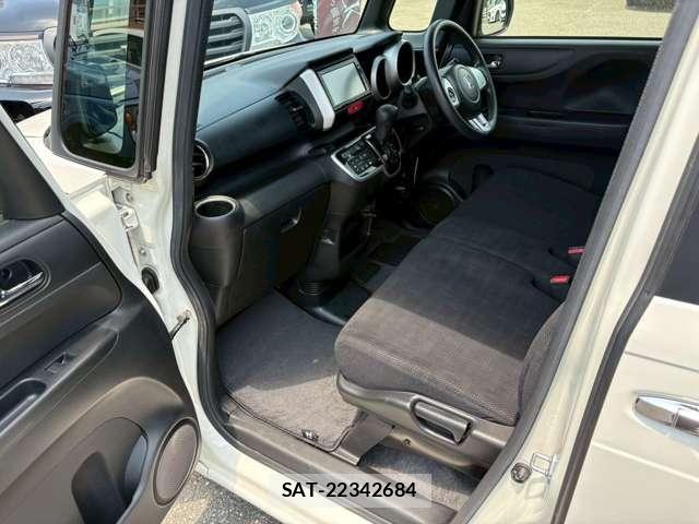 Honda N BOX 2015-11 8208984-12