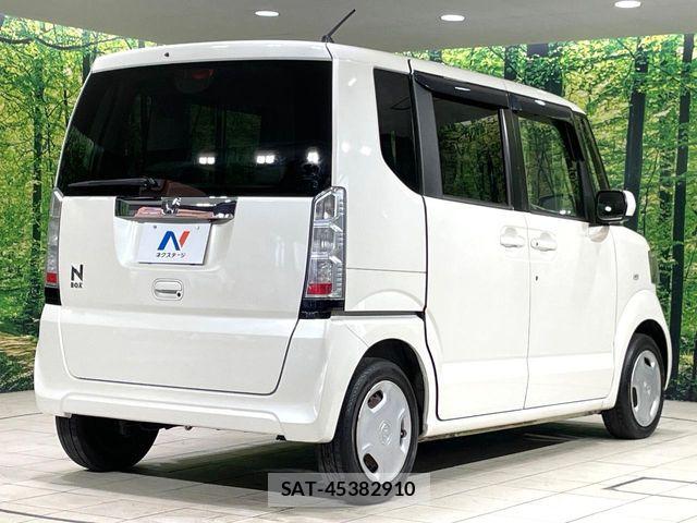 Honda N BOX 2015-04 8208993-16