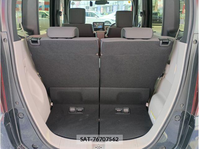 Honda N BOX 2023-11 8208950-18
